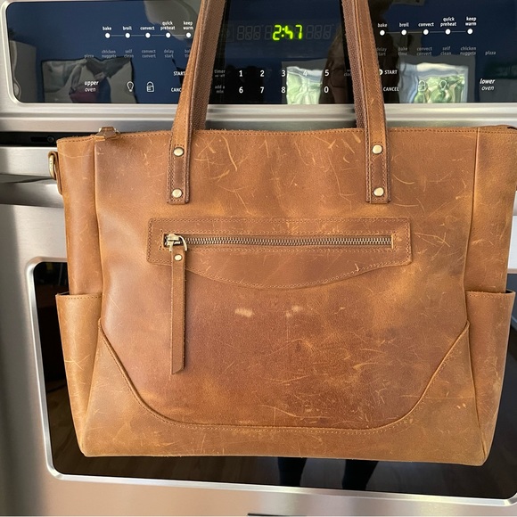 Leather Tote Distressed - Picture 1 of 9